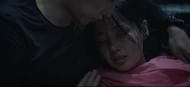 Lloyd takes care of Baek Young-ok (Image via Viki)